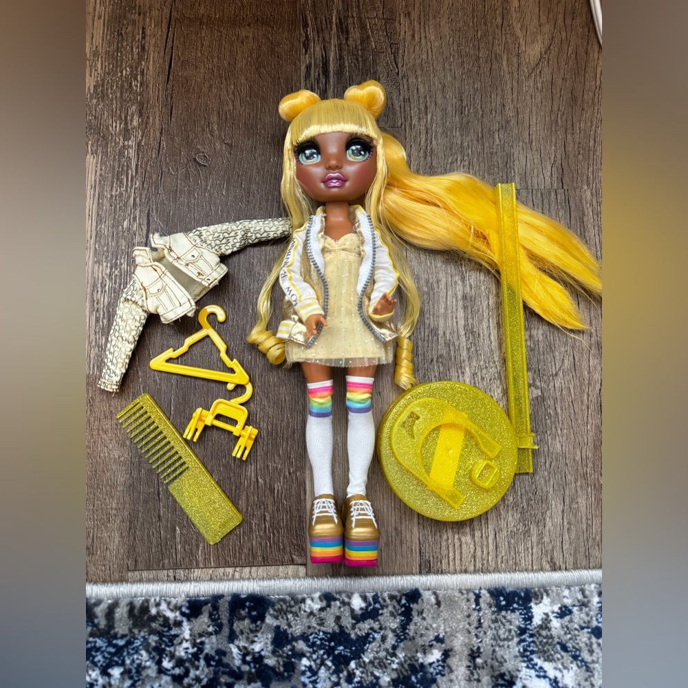 Rainbow High Fashion Dolls Set - comes as shown - Picture 3 of 5
